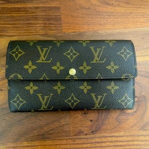 ***SOLD*** Louis Vuitton Sarah wallet (Porte monnaie credit)
